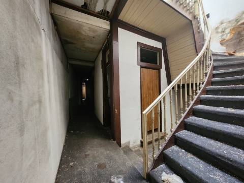 Imóvel para Reconstruir no Centro Histórico de Vila Real