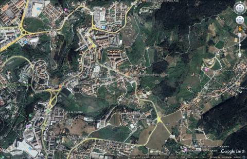 Lote de Terreno com 595 m2 para Moradia de 4 Frentes