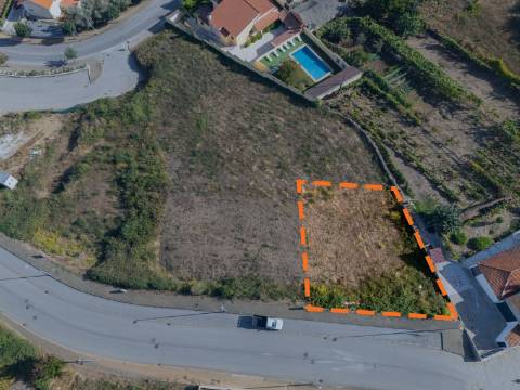 Lote em Sabrosa com Projeto Aprovado para Moradia