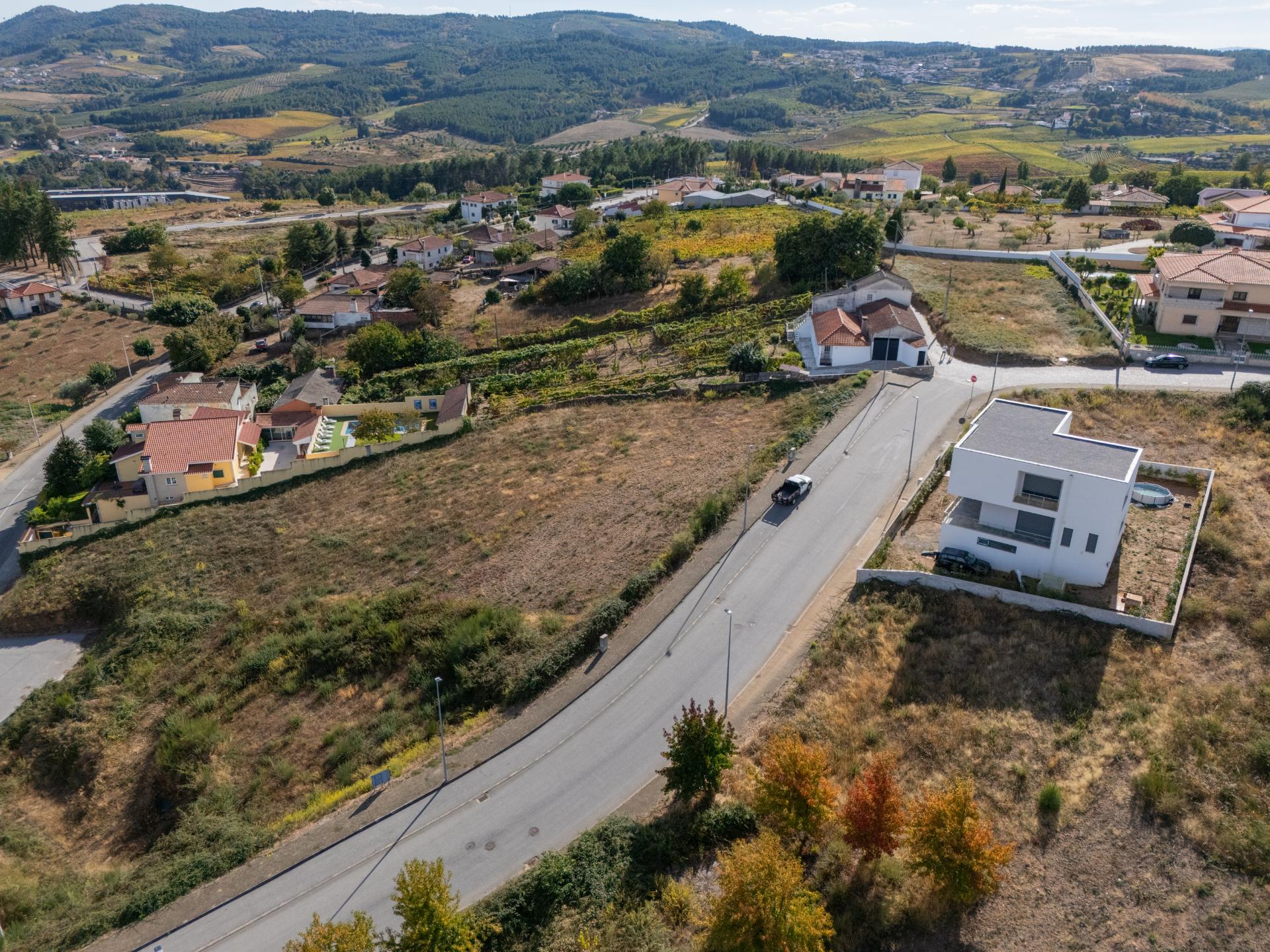 Lote em Sabrosa com Projeto Aprovado para Moradia