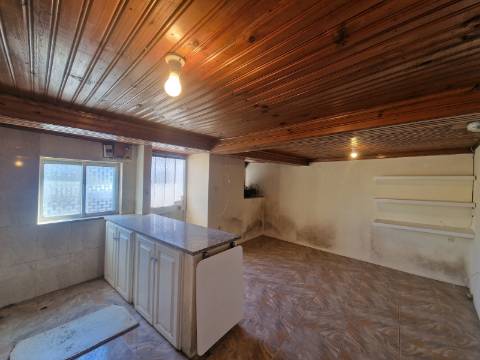 Moradia T1 de rés do chão e cave a 700 m do Hospital de Vila Real