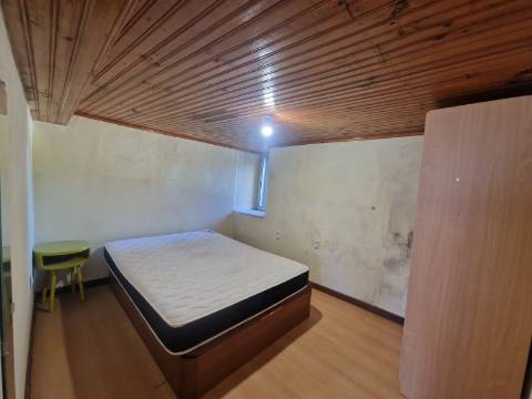 Moradia T1 de rés do chão e cave a 700 m do Hospital de Vila Real