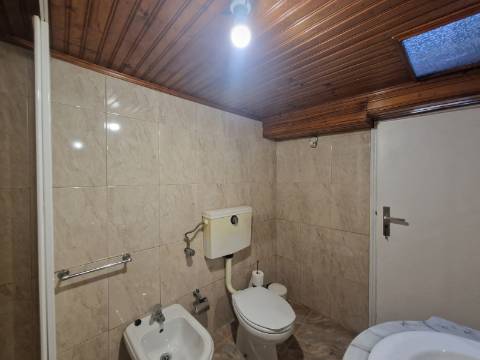 Moradia T1 de rés do chão e cave a 700 m do Hospital de Vila Real