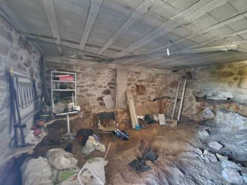 Moradia T1 de rés do chão e cave a 700 m do Hospital de Vila Real