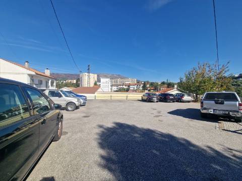 Moradia T1 de rés do chão e cave a 700 m do Hospital de Vila Real