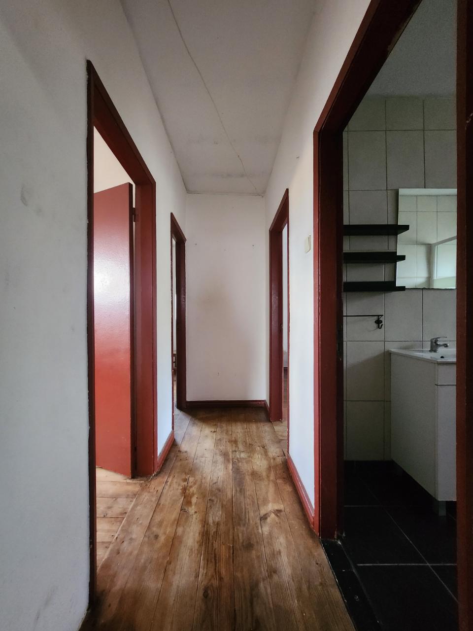 Moradia T2+1 de Cave e Rés do Chão na Raia, Mateus, Vila Real