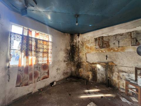 Moradia em Pedra para Reconstrução no Centro de Justes, Vila Real