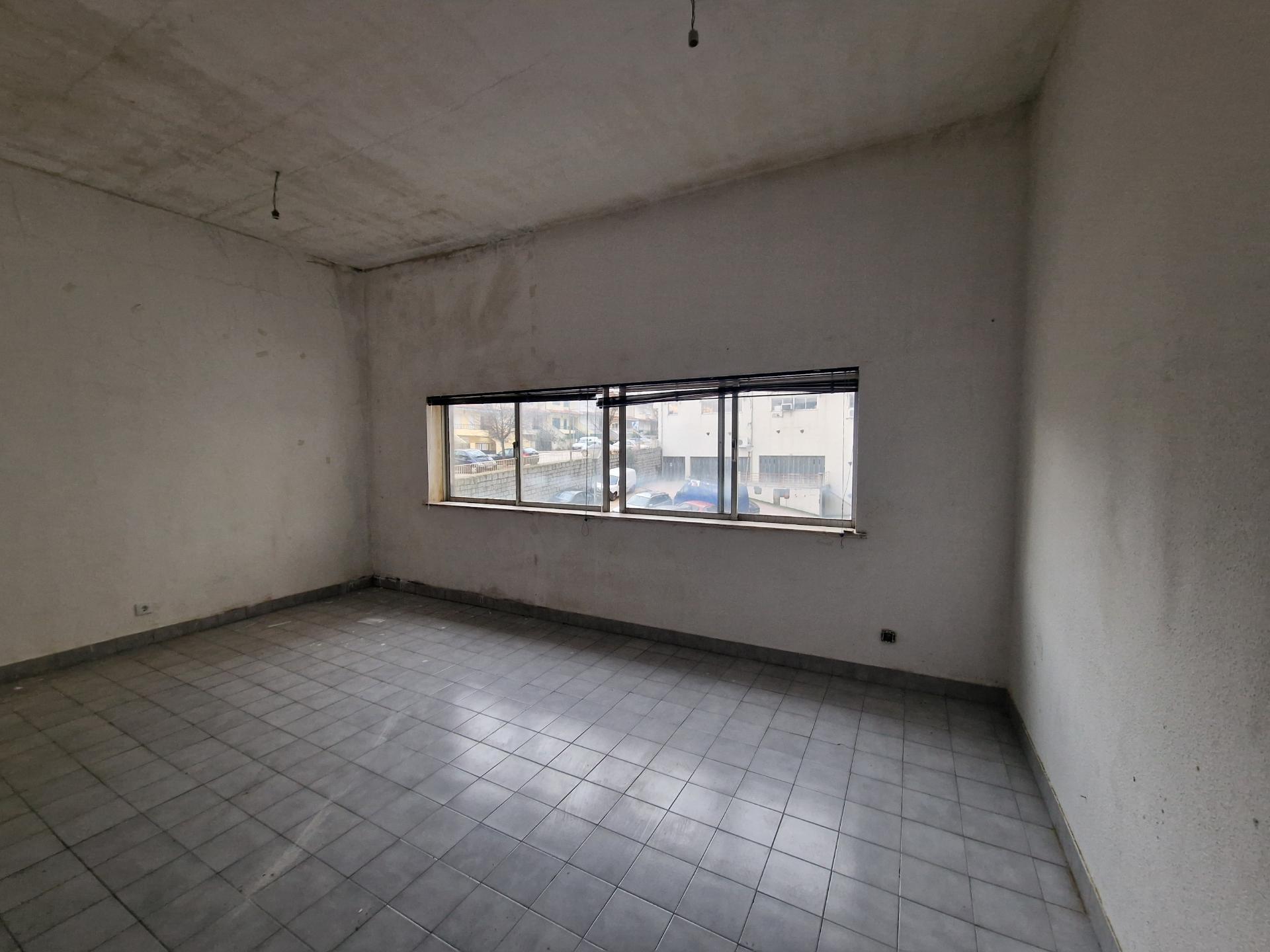 Loja junto ao Terminal Rodoviário de Vila Real