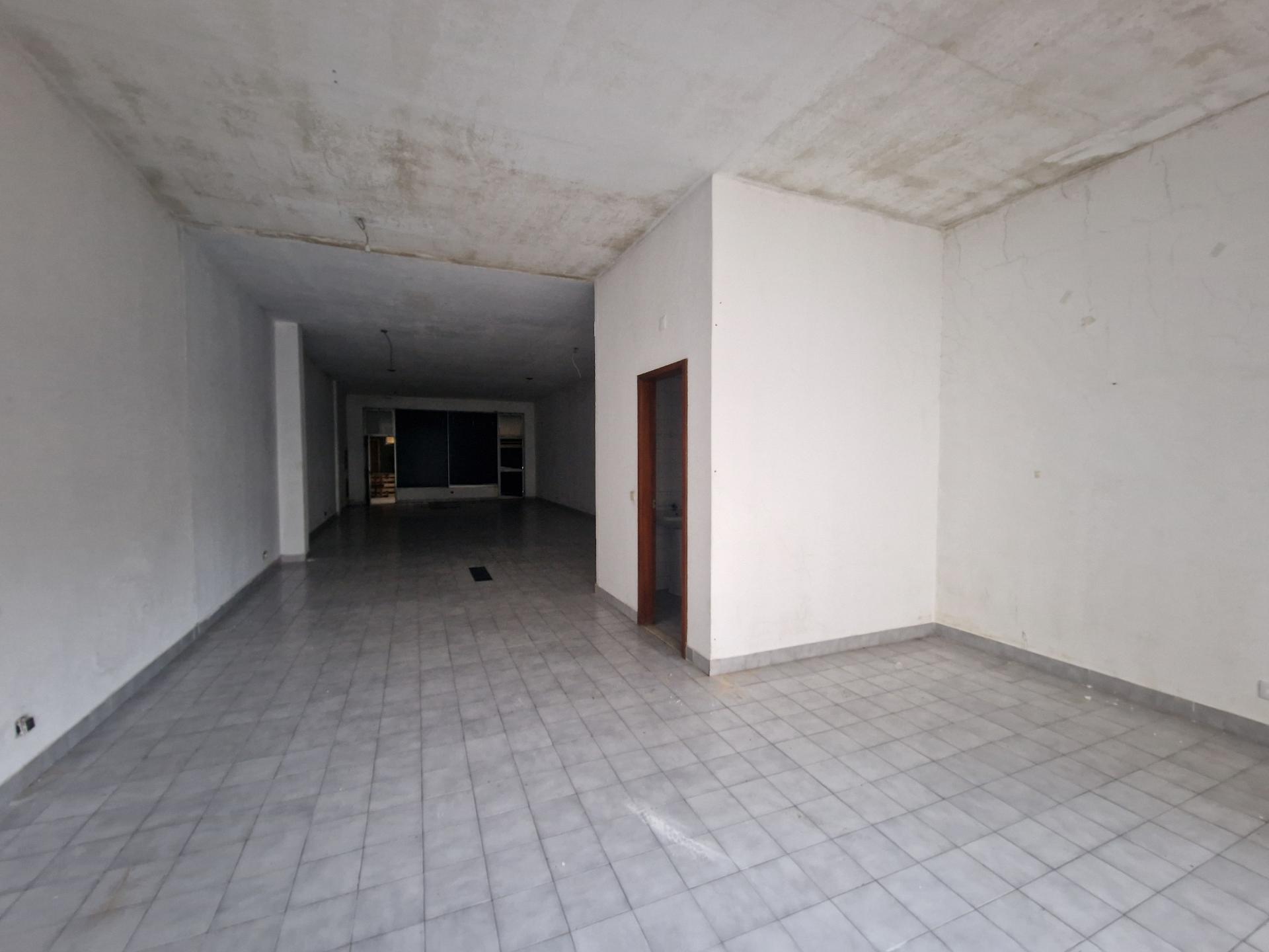 Loja junto ao Terminal Rodoviário de Vila Real