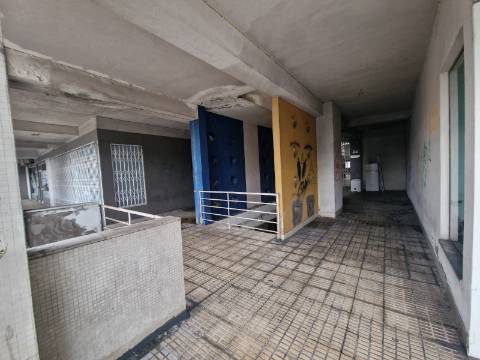 Loja junto ao Terminal Rodoviário de Vila Real