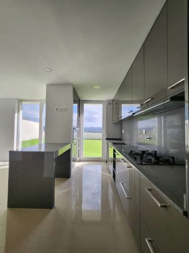 Andar de Moradia T5 com Terraço e Quintal no Centro de Vila Real