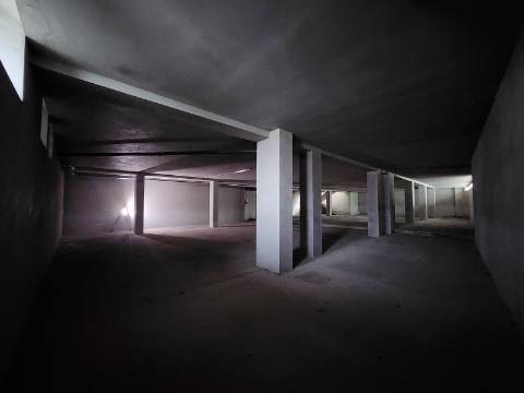 Loja de 770m2 Junto ao Mercado Municipal em Vila Real
