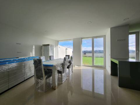 Prédio com Loja Comercial e Habitação T5 no Centro de Vila Real