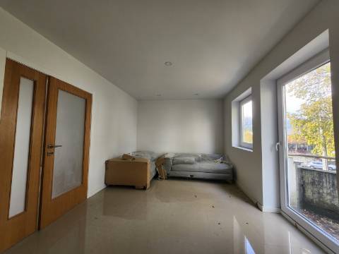 Prédio com Loja Comercial e Habitação T5 no Centro de Vila Real