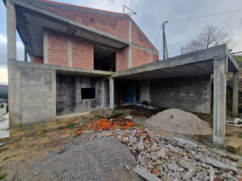 Moradias T3, em construção, Escariz, Vila Real