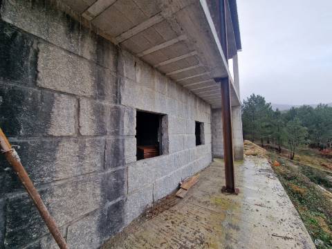 Moradias T3, em construção, Escariz, Vila Real