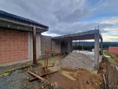 Moradias T3, em construção, Escariz, Vila Real