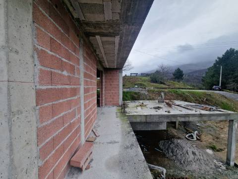 Moradias T3, em construção, Escariz, Vila Real