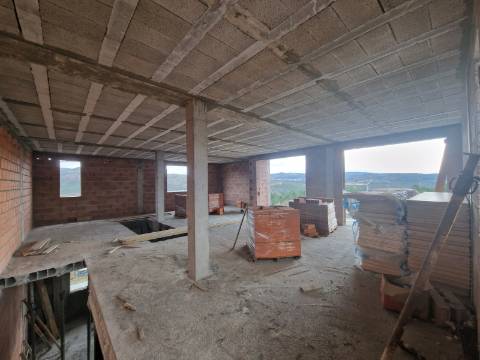 Moradias T3, em construção, Escariz, Vila Real