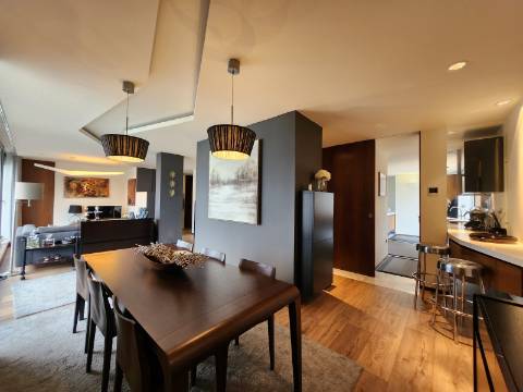 Em Vila Real, T2+1 com Acabamentos Singulares e Terraço Exclusivo