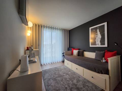 Em Vila Real, T2+1 com Acabamentos Singulares e Terraço Exclusivo