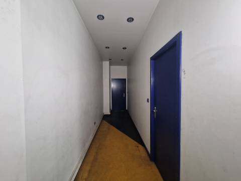 Loja com 2 frentes na Av. Aureliano Barrigas | Vila Real