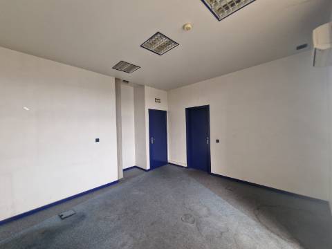 Loja com 2 frentes na Av. Aureliano Barrigas | Vila Real