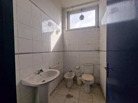 Loja com 2 frentes na Av. Aureliano Barrigas | Vila Real