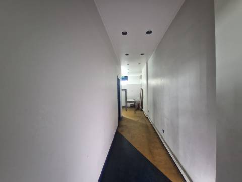 Loja com 2 frentes na Av. Aureliano Barrigas | Vila Real