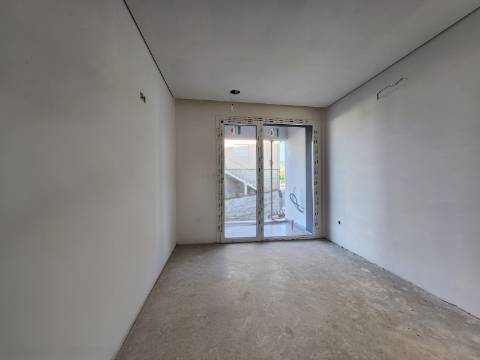 T2 com Duas Frentes Junto ao Parque Corgo em Vila Real