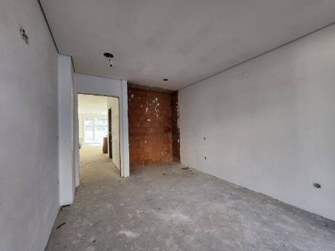 T2 com Duas Frentes Junto ao Parque Corgo em Vila Real