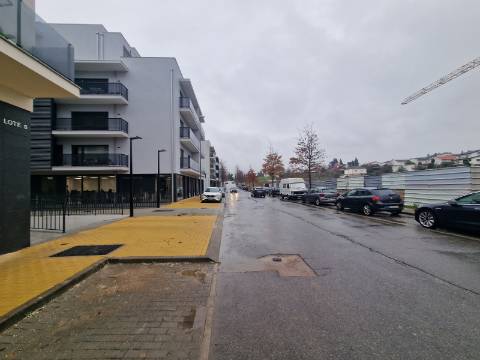 Loja na Rua Doutor José Figueiredo em Vila Real