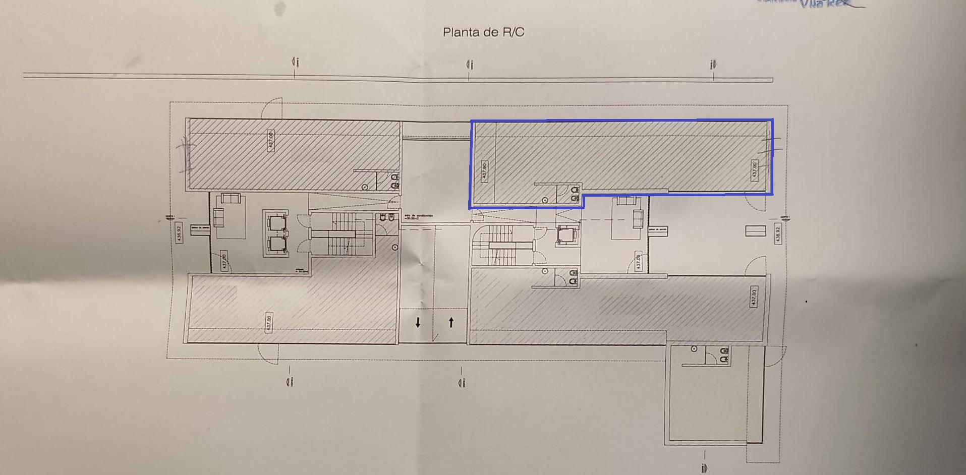 Loja na Rua Doutor José Figueiredo em Vila Real