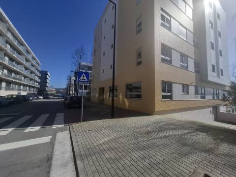 Lugar de Garagem na Rua 20 de Julho em Vila Real