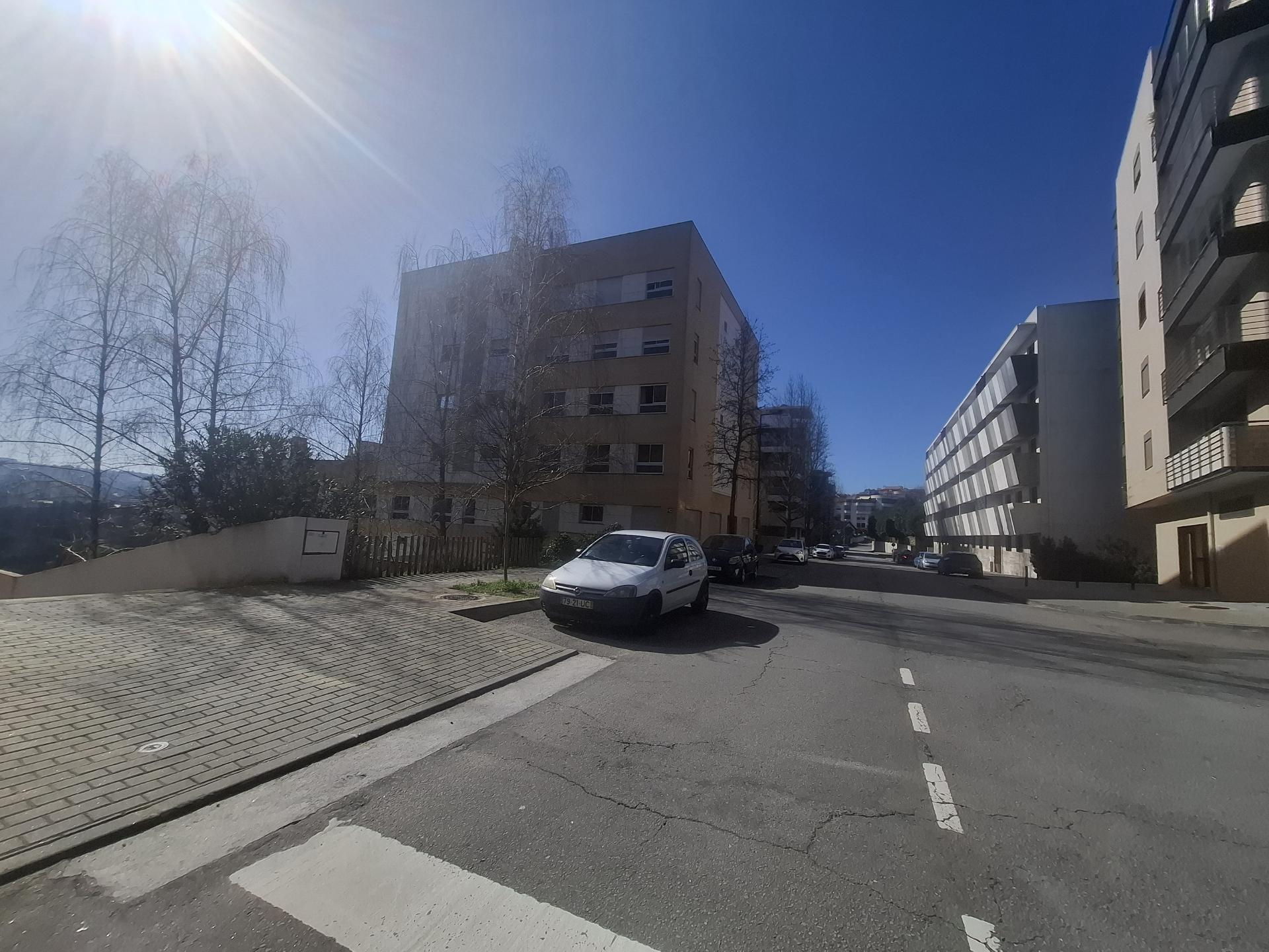Lugar de Garagem na Rua 20 de Julho em Vila Real