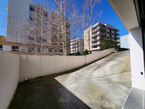 Lugar de Garagem na Rua 20 de Julho em Vila Real