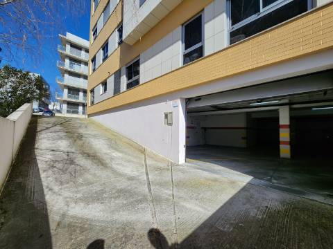 Lugar de Garagem na Rua 20 de Julho em Vila Real