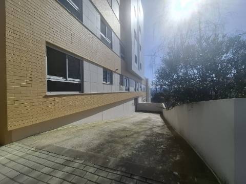 Lugar de Garagem na Rua 20 de Julho em Vila Real