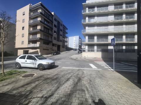 Lugar de Garagem na Rua 20 de Julho em Vila Real