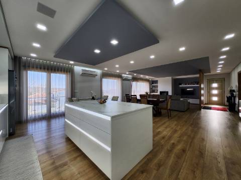 Moradia T4 Seminova de 4 Frentes com Classe Energética A+