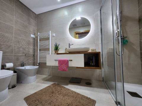 Moradia T4 Seminova de 4 Frentes com Classe Energética A+