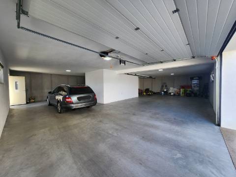 Moradia T4 Seminova de 4 Frentes com Classe Energética A+