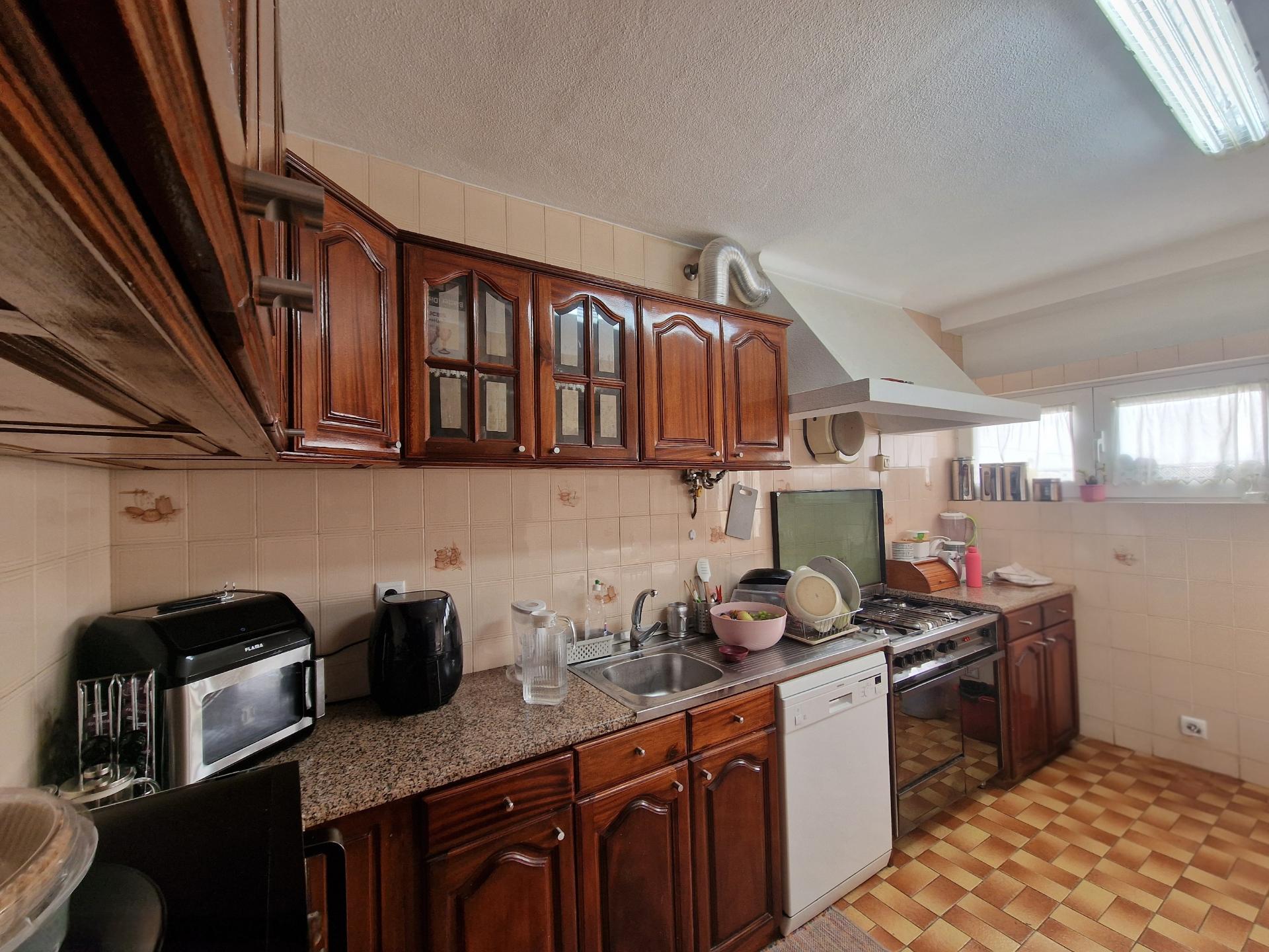 Moradia T4 mobilada e equipada na Rua Santo Condestável