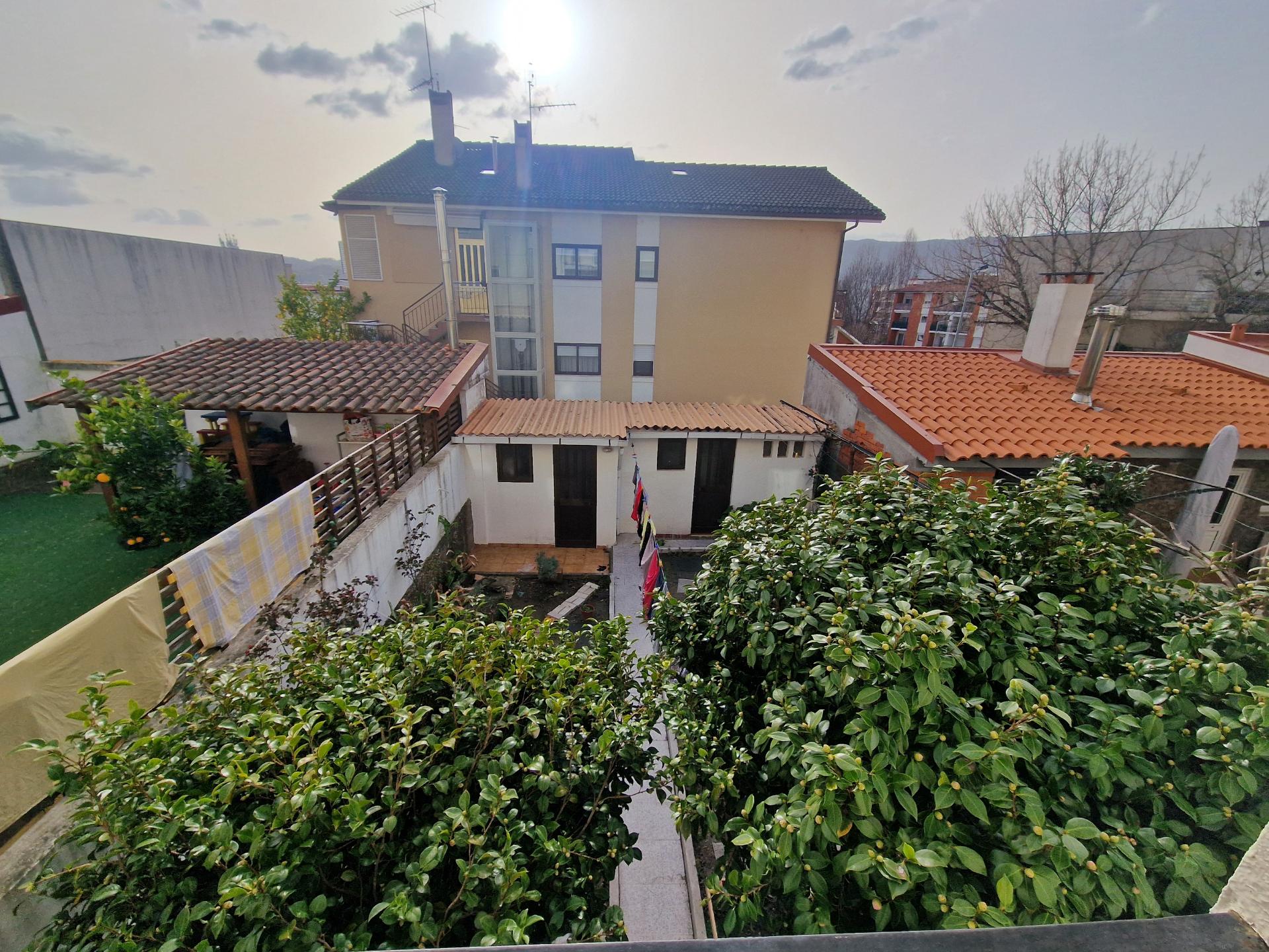 Moradia T4 mobilada e equipada na Rua Santo Condestável