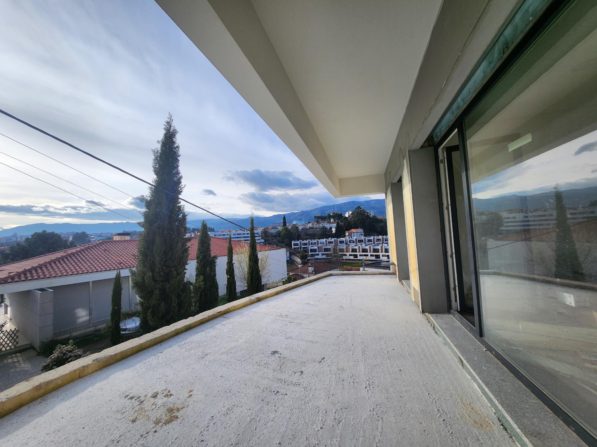 T2 com 2 Terraços Junto ao Parque Corgo em Vila Real