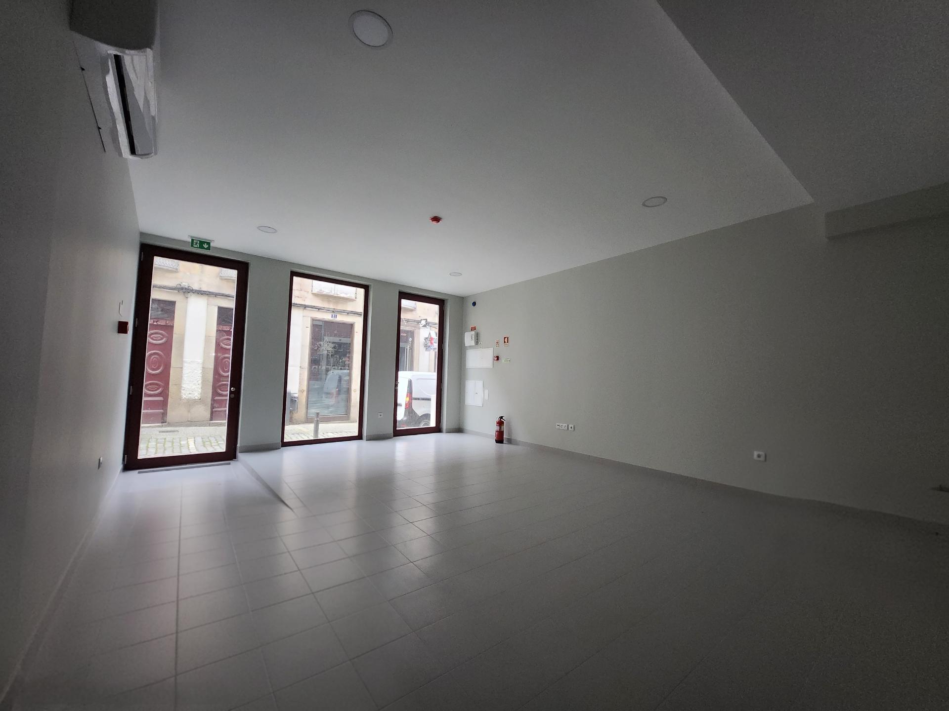 Loja de 82 m2 no Centro Histórico de Vila Real