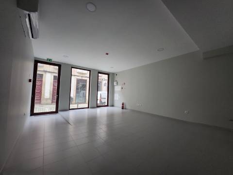 Loja de 82 m2 no Centro Histórico de Vila Real