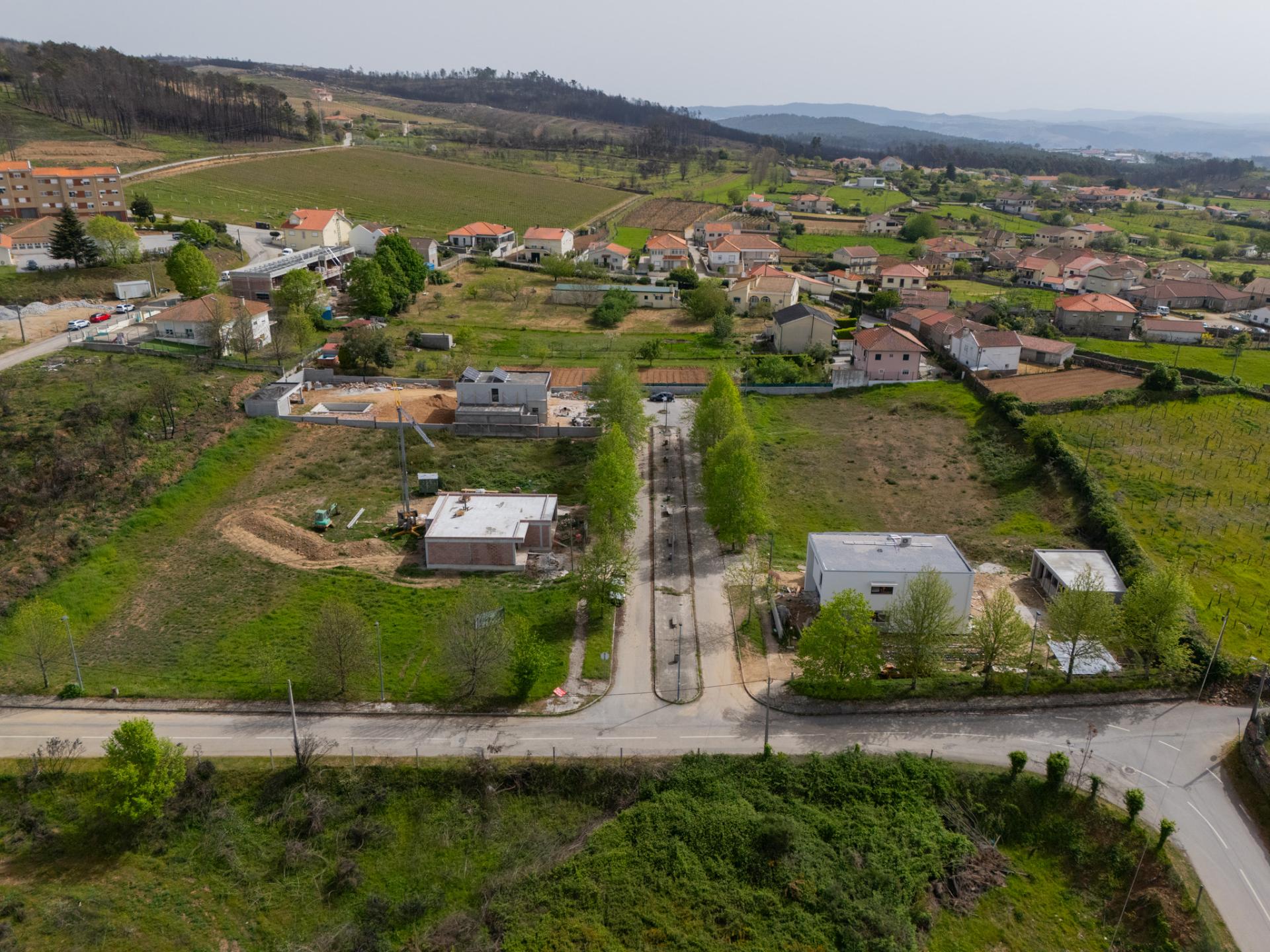 Lote com Projeto Aprovado para Moradia Unifamiliar