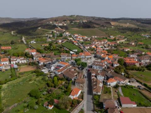 Lote com Projeto Aprovado para Moradia Unifamiliar