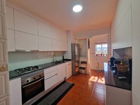 T3 com vistas desafogadas na Av. Aureliano Barrigas, Vila Real